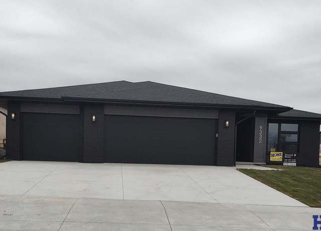 Property at 9332 S 86th St, Lincoln, NE 68526, 4 beds, 3 baths