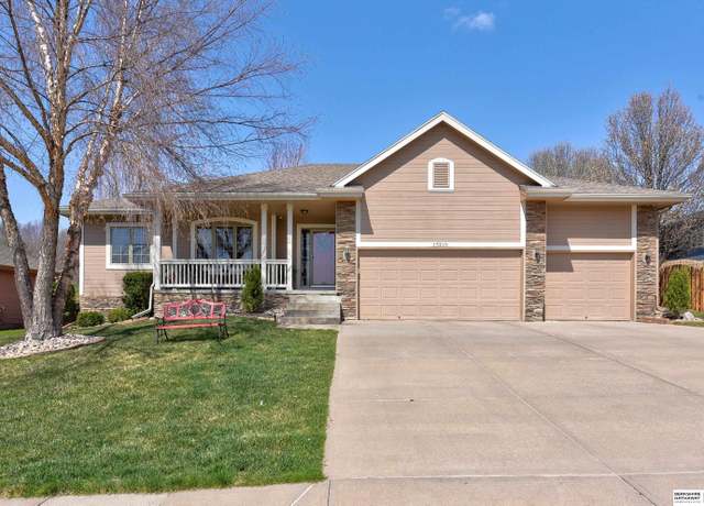 Property at 15210 Jaynes St, Omaha, NE 68116, 6 beds, 3 baths