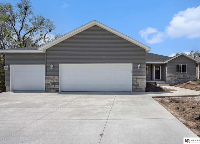 Property at 125 Switchgrass Ln, Bennet, NE 68317, 3 beds, 2.5 baths