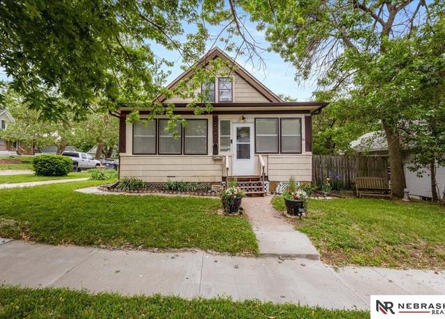 Property at 2347 N 63rd St, Omaha, NE 68104, 4 beds, 1.5 baths