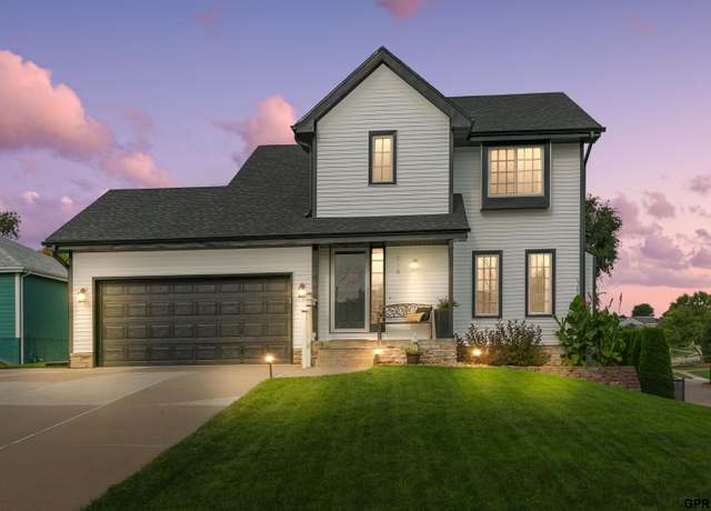 Property at 614 Eagle View Dr, Papillion, NE 68133, 3 beds, 3.5 baths