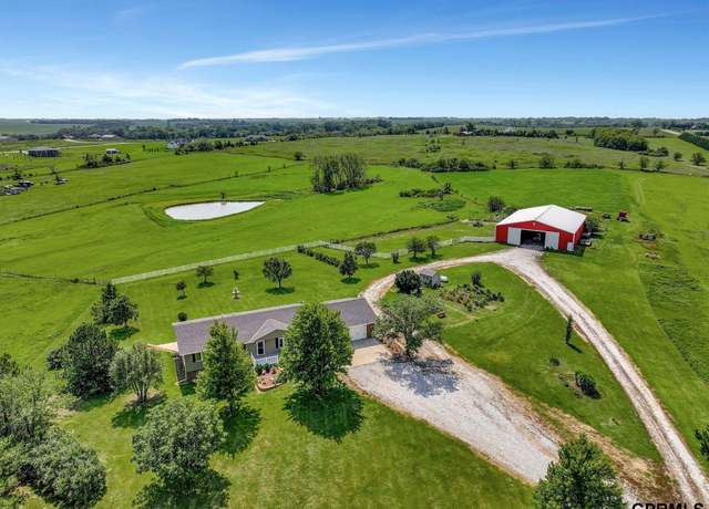 Property at 11101 Panama Rd, Hickman, NE 68372, 4 beds, 3 baths
