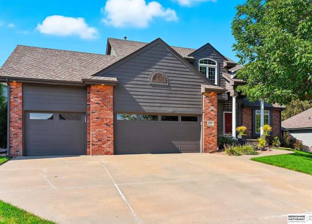 Property at 5724 S 172nd Ave, Omaha, NE 68135, 4 beds, 3.5 baths