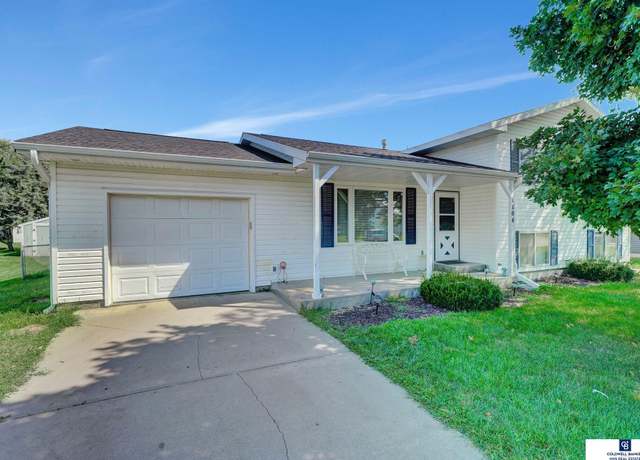 Property at 1104 E Nebraska Ave, Grand Island, NE 68801, 4 beds, 1.5 baths