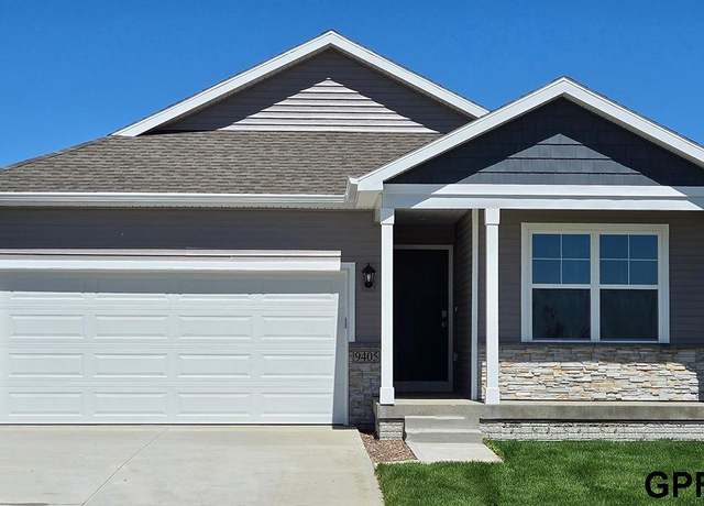 Property at 11922 S 116th St, Papillion, NE 68046, 4 beds, 3 baths