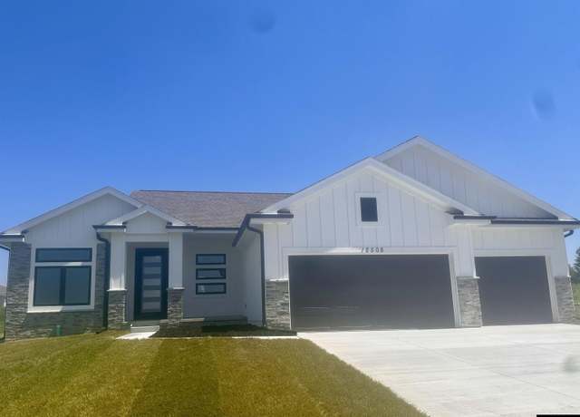 Property at 12810 Cooper St, Papillion, NE 68138, 4 beds, 3 baths