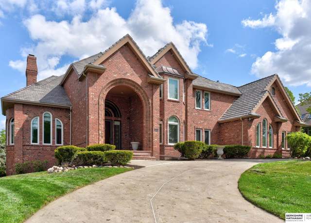 Property at 3343 N 140th St, Omaha, NE 68164, 4 beds, 4.5 baths