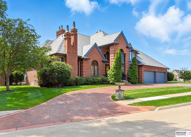 Property at 5604 S 118th Plz, Omaha, NE 68137, 5 beds, 6.5 baths