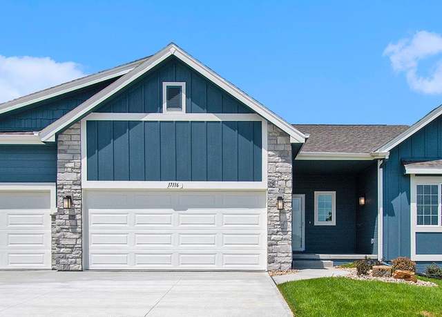 Property at 11851 S 105 Ave, Papillion, NE 68046, 3 beds, 2.5 baths