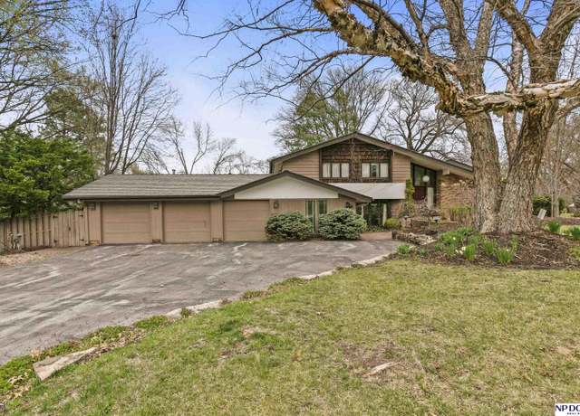 Property at 9958 Spring Cir, Omaha, NE 68124, 5 beds, 4.5 baths