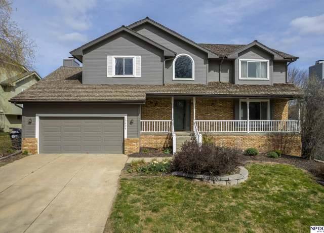 Property at 15674 Lafayette Ave, Omaha, NE 68118, 3 beds, 3 baths