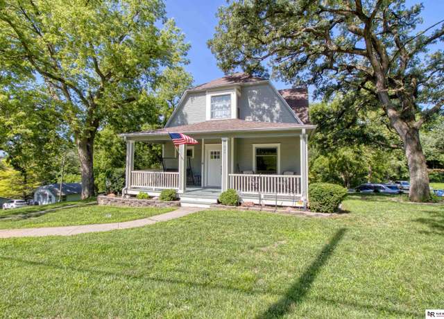 Property at 624 N 6th St, Plattsmouth, NE 68048, 4 beds, 2 baths
