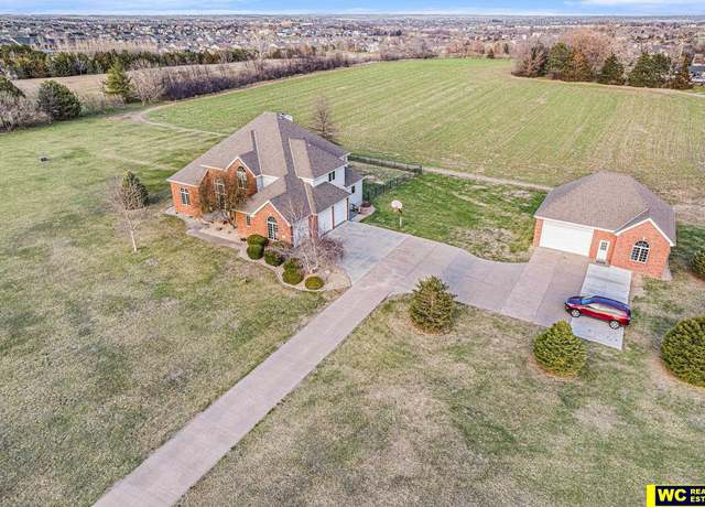 Property at 6445 N 168 St, Omaha, NE 68116, 4 beds, 3.5 baths