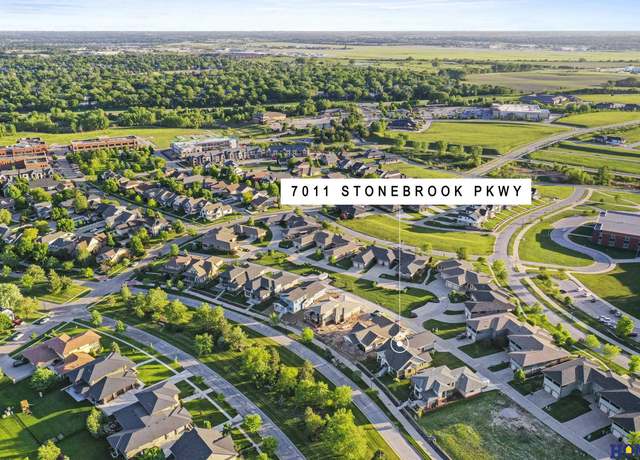 Property at 7011 Stonebrook Pkwy, Lincoln, NE 68521, 5 beds, 3.5 baths