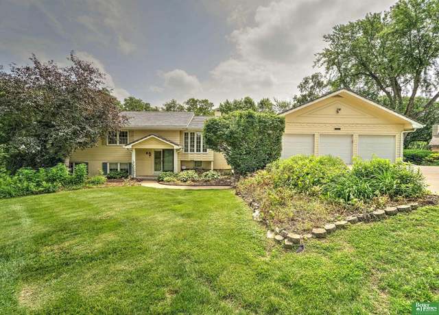Property at 3321 S 101st St, Omaha, NE 68124, 6 beds, 4 baths