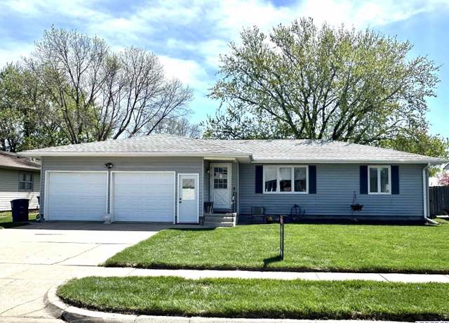 Property at 2642 Idaho Ave, Fremont, NE 68025, 3 beds, 2.5 baths