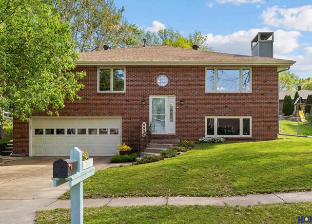 Property at 5920 Spruce St, Lincoln, NE 68516, 4 beds, 3 baths
