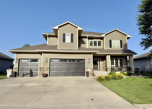 Property at 2230 Meadow Ln, Seward, NE 68434, 5 beds, 4.5 baths