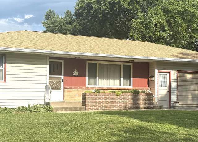 Property at 617 N 18th St, Beatrice, NE 68310, 2 beds, 2 baths