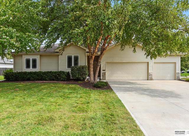 Property at 3915 N 150th St, Omaha, NE 68116, 3 beds, 3 baths