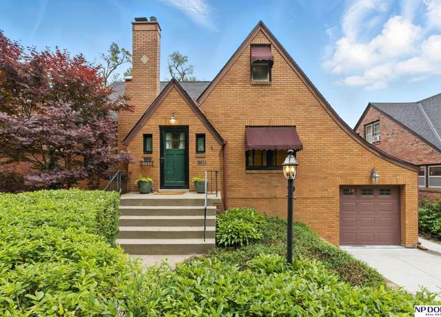 Property at 1705 N 50th St, Omaha, NE 68104, 3 beds, 2 baths