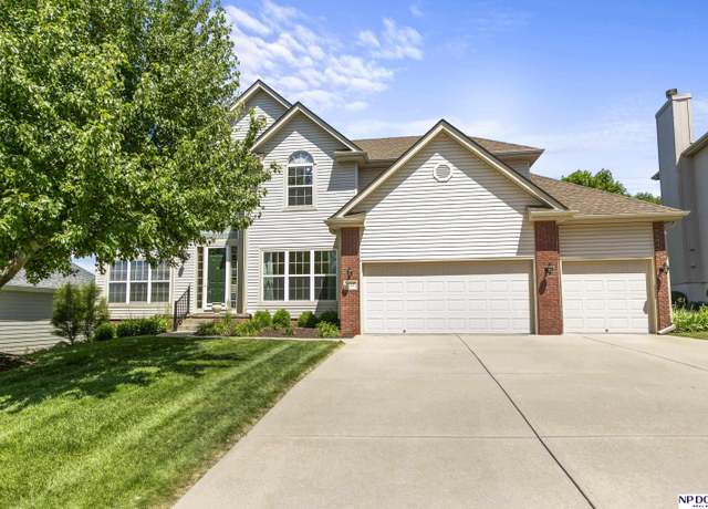 Property at 5117 N 139 Ave, Omaha, NE 68164, 4 beds, 3.5 baths
