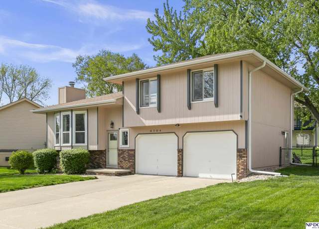 Property at 8704 Pratt St, Omaha, NE 68134, 3 beds, 2 baths