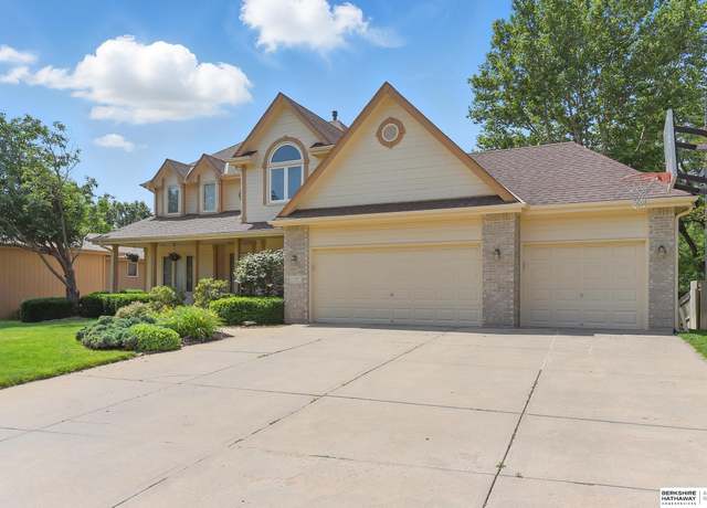 Property at 15705 Emiline St, Omaha, NE 68136, 4 beds, 2.5 baths