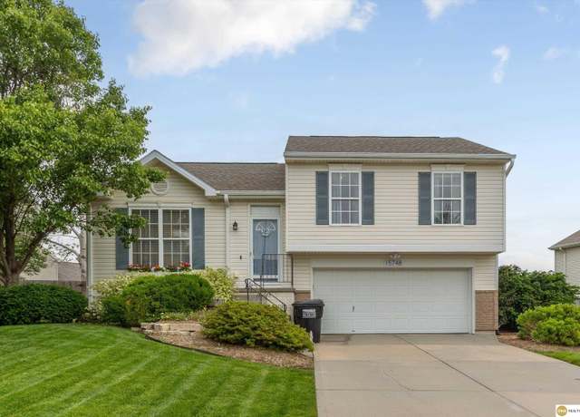 Property at 15748 Rosewood St, Omaha, NE 68136, 3 beds, 2 baths