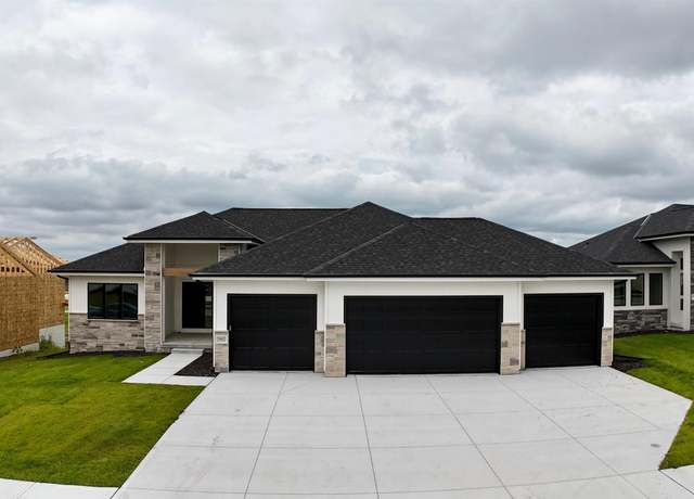 Property at 5432 N 213th Ave, Elkhorn, NE 68022, 5 beds, 3 baths