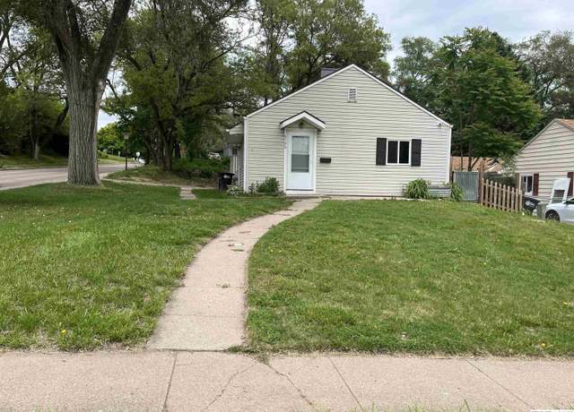 Property at 6796 Charles St, Omaha, NE 68132, 3 beds, 1 bath