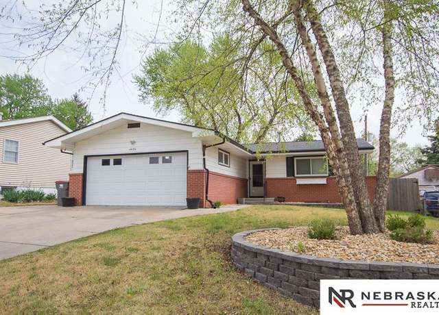Property at 4420 N 10th St, Lincoln, NE 68521, 3 beds, 2 baths