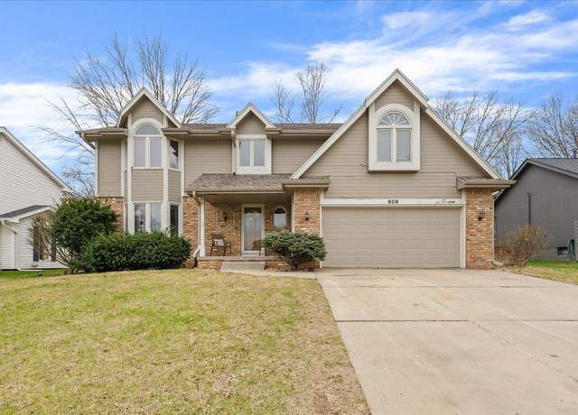 Property at 609 Michael Dr, Papillion, NE 68046, 4 beds, 3 baths