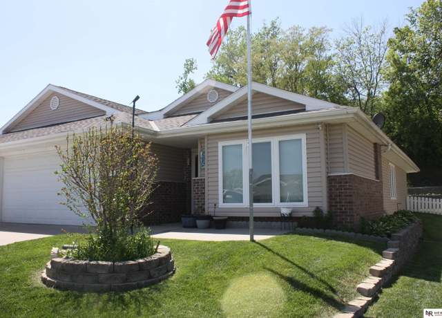 Property at 120 W Deer Ln, Plattsmouth, NE 68048, 2 beds, 1 bath