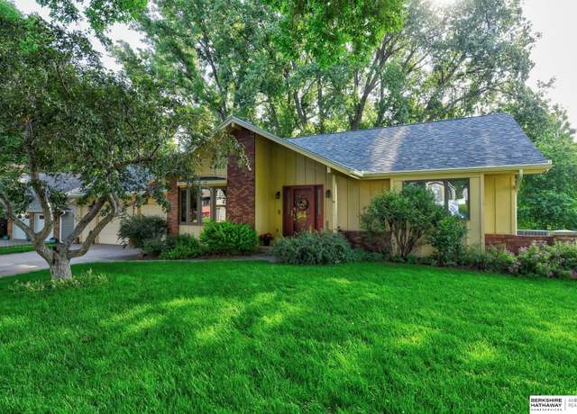 Property at 2710 Eagle Dr, Fremont, NE 68025, 3 beds, 3 baths