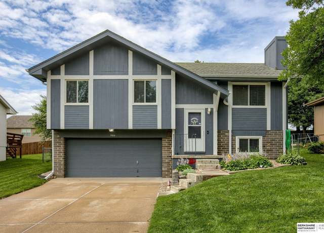 Property at 7956 S 154th St, Omaha, NE 68138, 3 beds, 2 baths