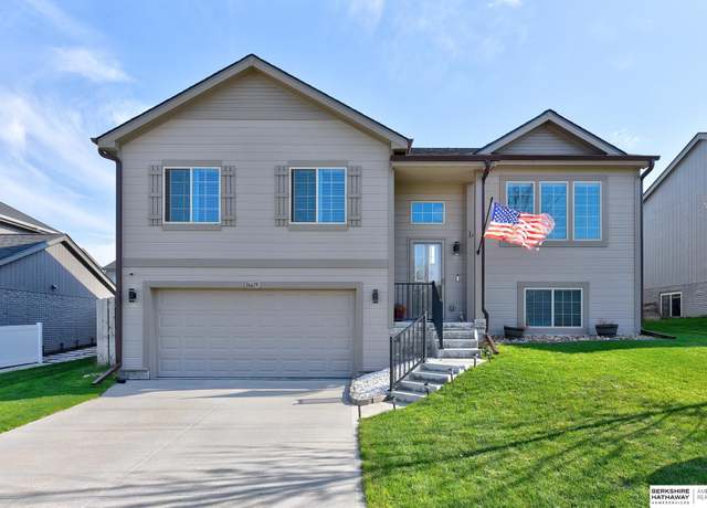 Property at 16619 Potter St, Bennington, NE 68007, 3 beds, 2.5 baths