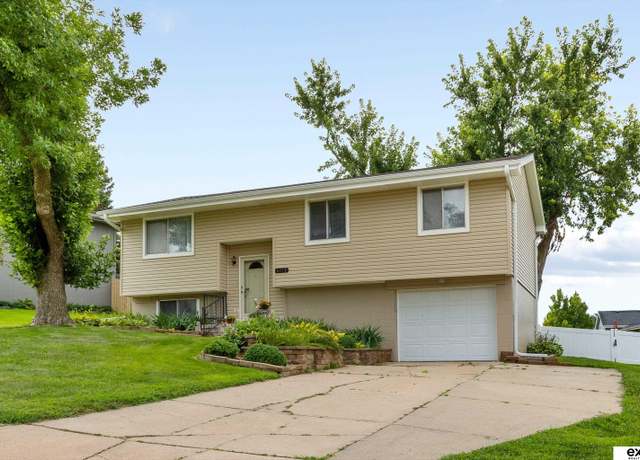 Property at 4112 N 213 Cir, Omaha, NE 68022, 3 beds, 2 baths