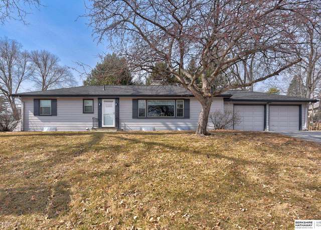 Property at 1148 S 93rd Ave, Omaha, NE 68124, 4 beds, 2 baths