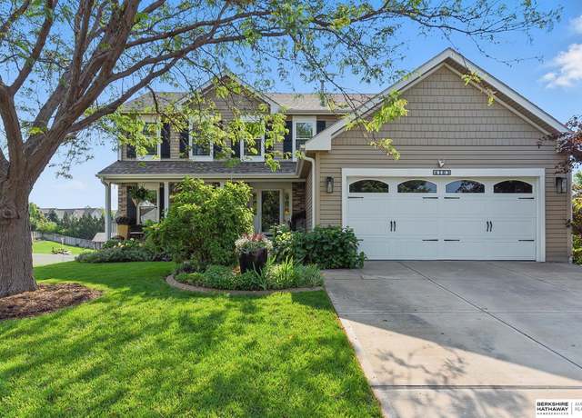 Property at 4103 N 147th St, Omaha, NE 68116, 4 beds, 2.5 baths