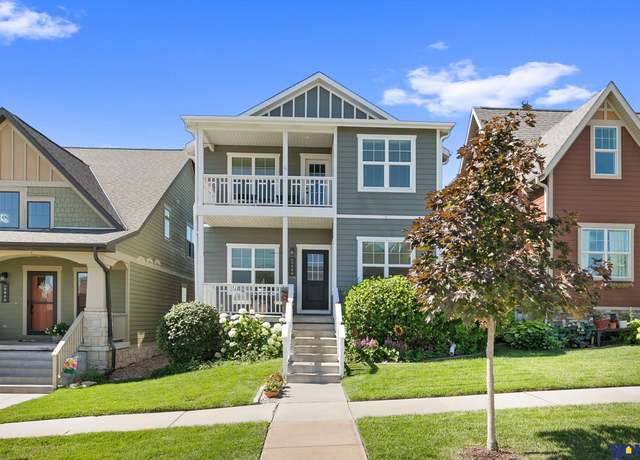 Property at 5909 Minter Ln, Lincoln, NE 68516, 3 beds, 3 baths