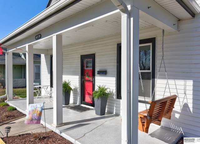Property at 2548 N 60th Ave, Omaha, NE 68104, 3 beds, 2.5 baths