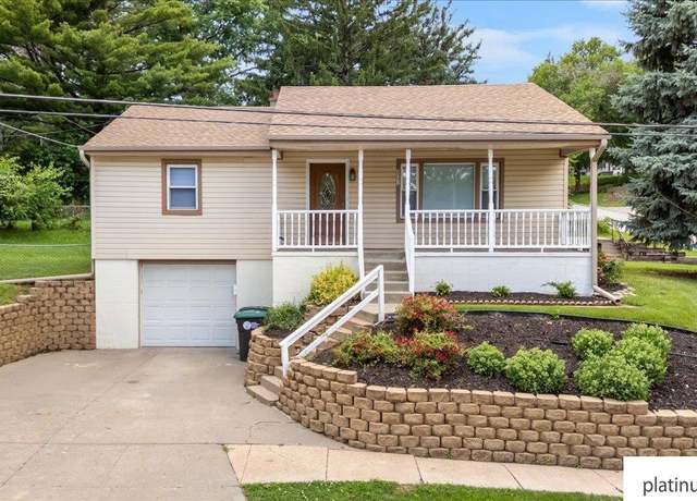 Property at 3052 S 46 Ave, Omaha, NE 68106-0000, 2 beds, 2 baths
