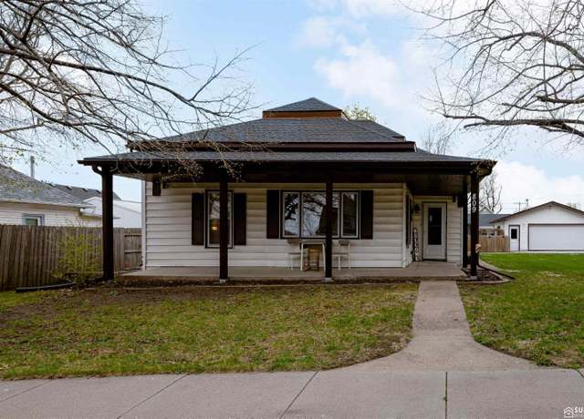 Property at 809 S 4th St, Eagle, NE 68347, 3 beds, 1.5 baths
