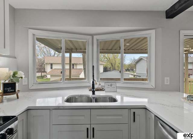 Property at 6387 S 139th Cir, Omaha, NE 68137, 4 beds, 2.5 baths