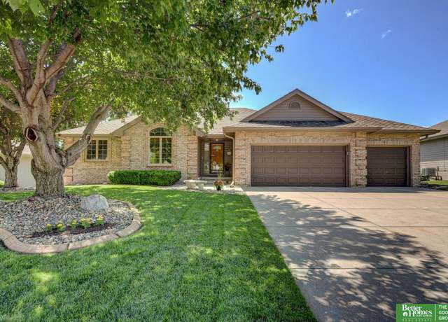 Property at 17139 S St, Omaha, NE 68135, 3 beds, 3 baths