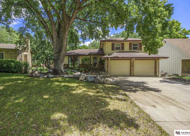 Property at 2033 S 141st Cir, Omaha, NE 68144, 3 beds, 3 baths