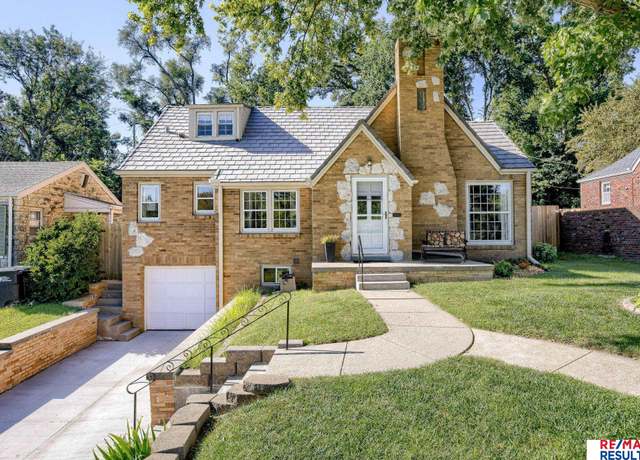 Property at 5041 Seward St, Omaha, NE 68104, 3 beds, 2.5 baths