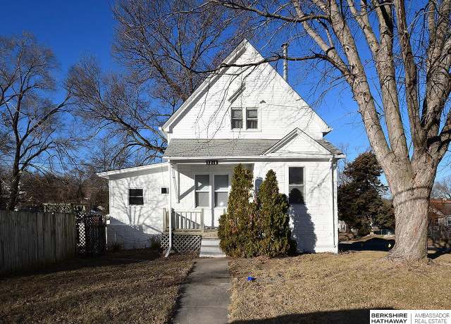 Property at 3218 N 66 St, Omaha, NE 68104, 4 beds, 2 baths
