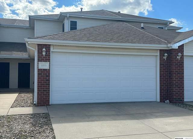 Property at 5975 Haswell Pl, Lincoln, NE 68521, 2 beds, 2.5 baths